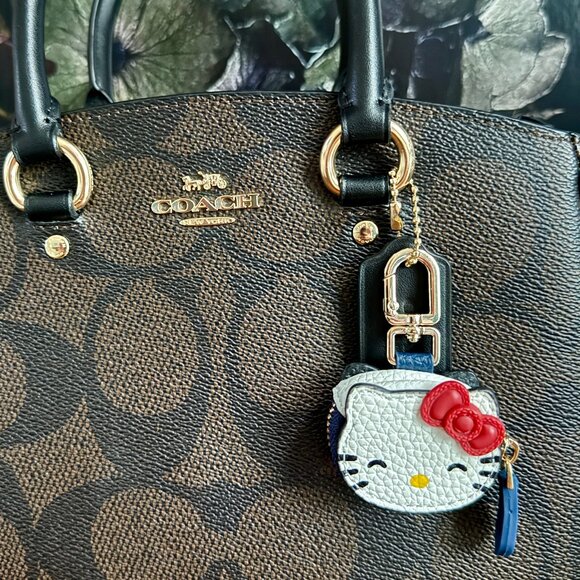 NEW Hello Kitty Mini Coin Purse Bag Charm Keychain - Picture 1 of 5